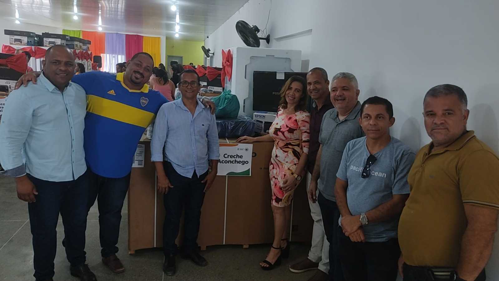 Prefeitura faz entrega de novos equipamentos para Escolas da rede Municipal